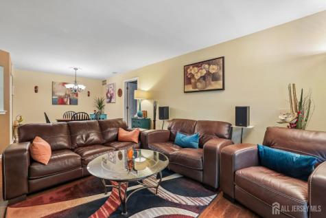 1702 Tanglewood Court Helmetta NJ 08828