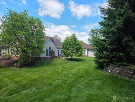 47 Hedge Row Road Plainsboro NJ 08540