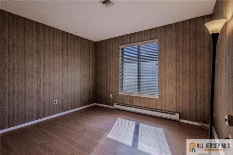 30 Larch Plaza Monroe NJ 08831
