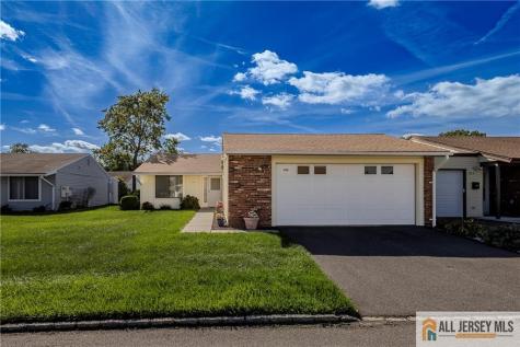 30 Larch Plaza Monroe NJ 08831