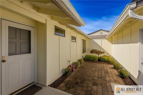 30 Larch Plaza Monroe NJ 08831