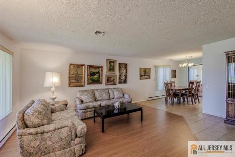 30 Larch Plaza Monroe NJ 08831