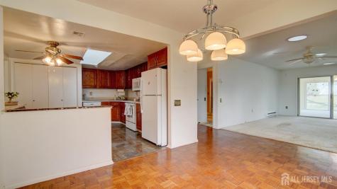370-B Duranta Plaza Monroe NJ 08831