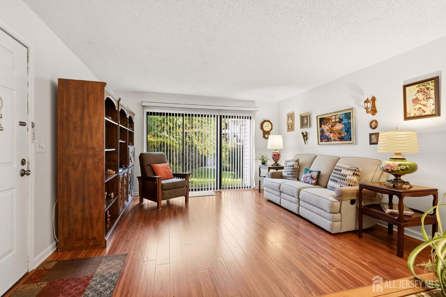 401 Danbury Lane East Brunswick NJ 08816