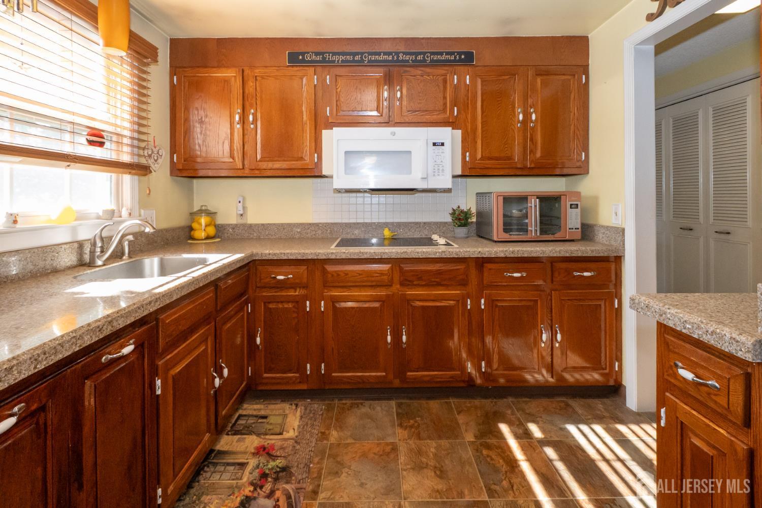 242 Marblehead Lane Monroe NJ 08831