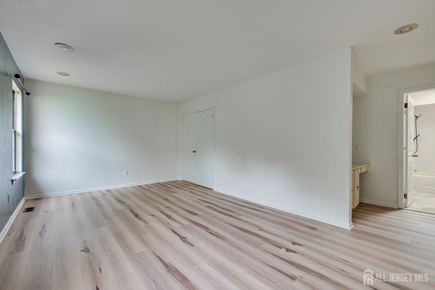 503 Timber Oaks Road Edison NJ 08820