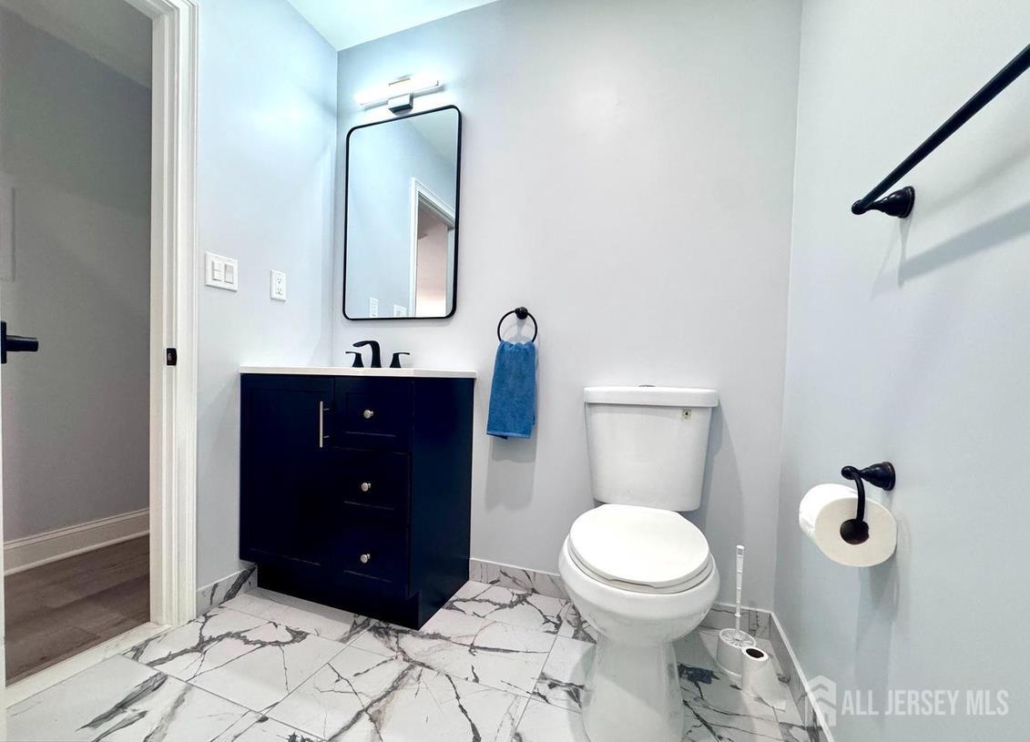 29 Farnham Square Parlin NJ 08859