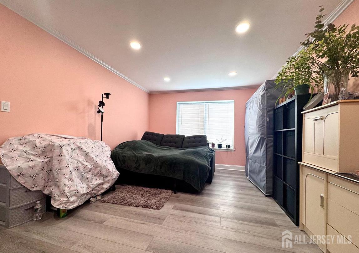 29 Farnham Square Parlin NJ 08859