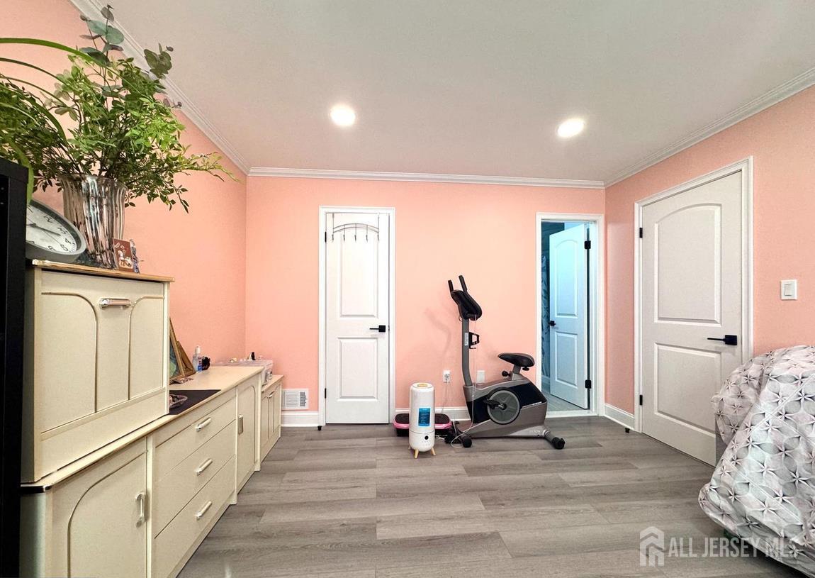 29 Farnham Square Parlin NJ 08859