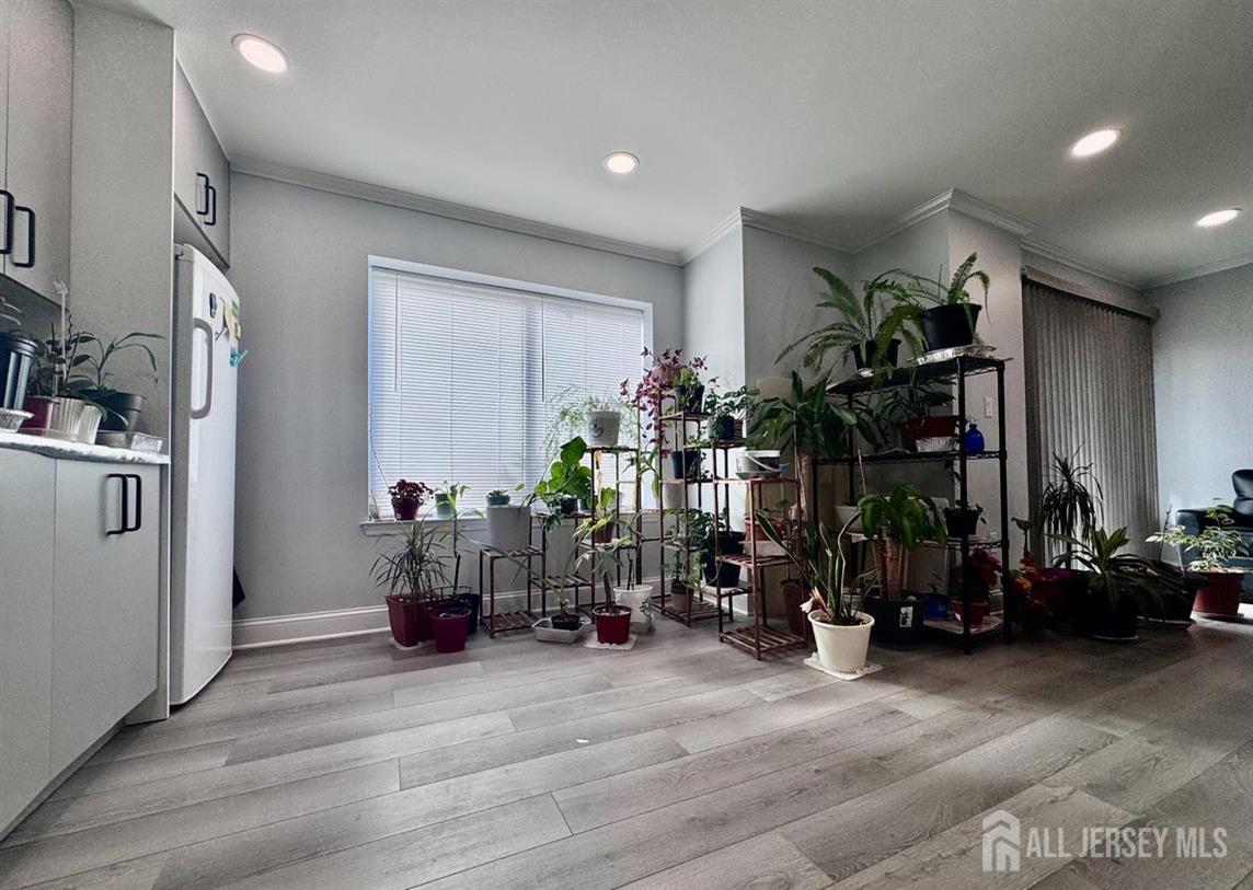 29 Farnham Square Parlin NJ 08859