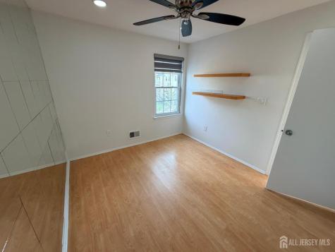 28 Brighton Way North Brunswick NJ 08902