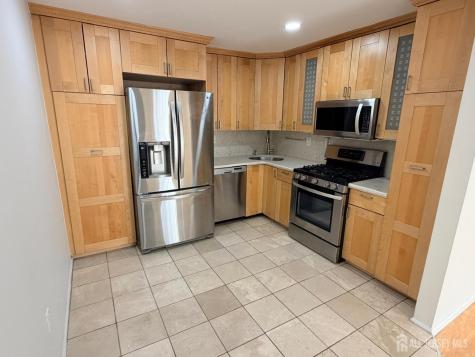28 Brighton Way North Brunswick NJ 08902
