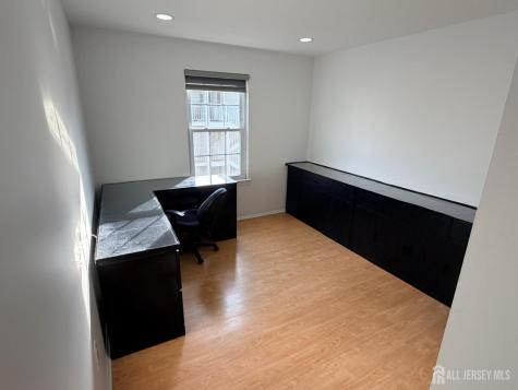 28 Brighton Way North Brunswick NJ 08902
