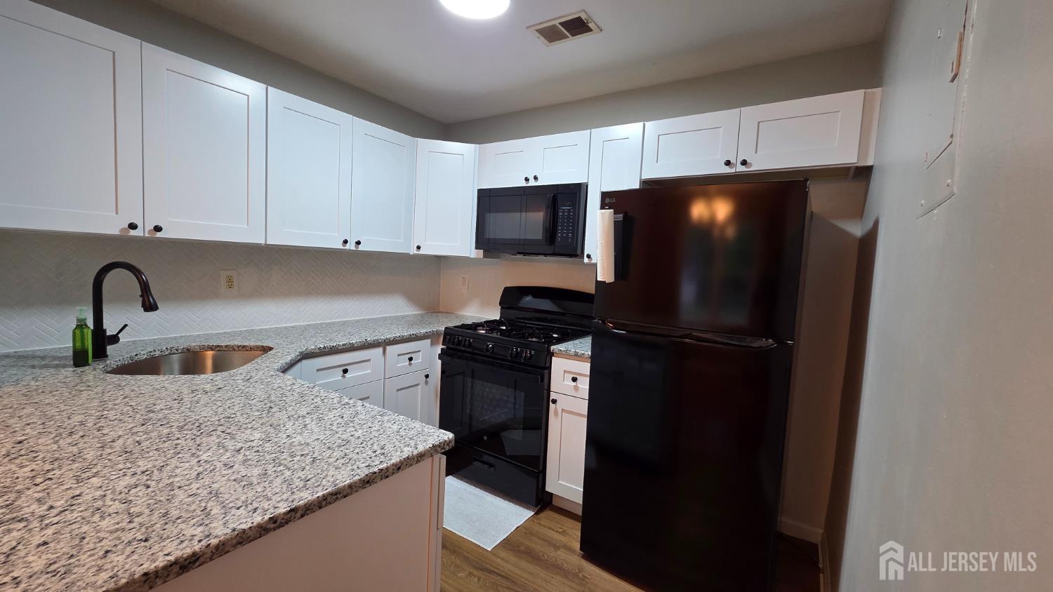 19 Tanglewood Court South Brunswick NJ 08852