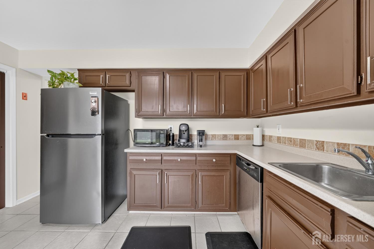 207 Mandon Court South Brunswick NJ 08540