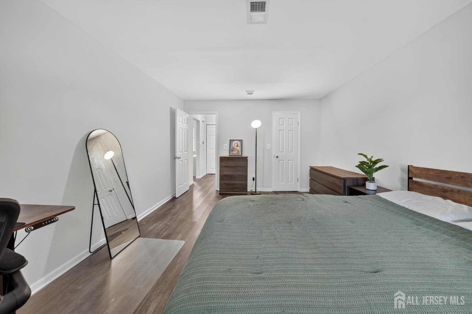 207 Mandon Court South Brunswick NJ 08540
