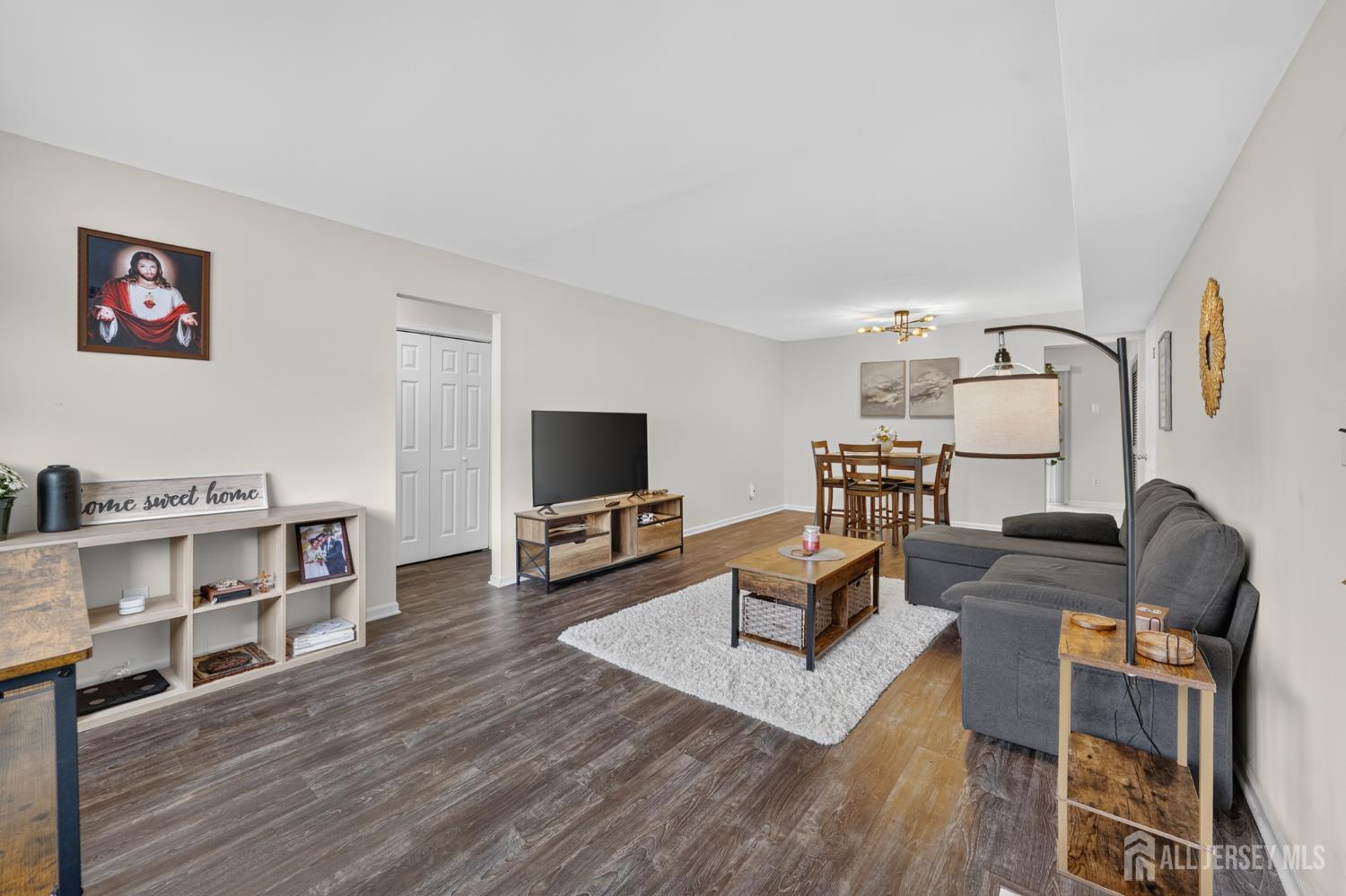 207 Mandon Court South Brunswick NJ 08540