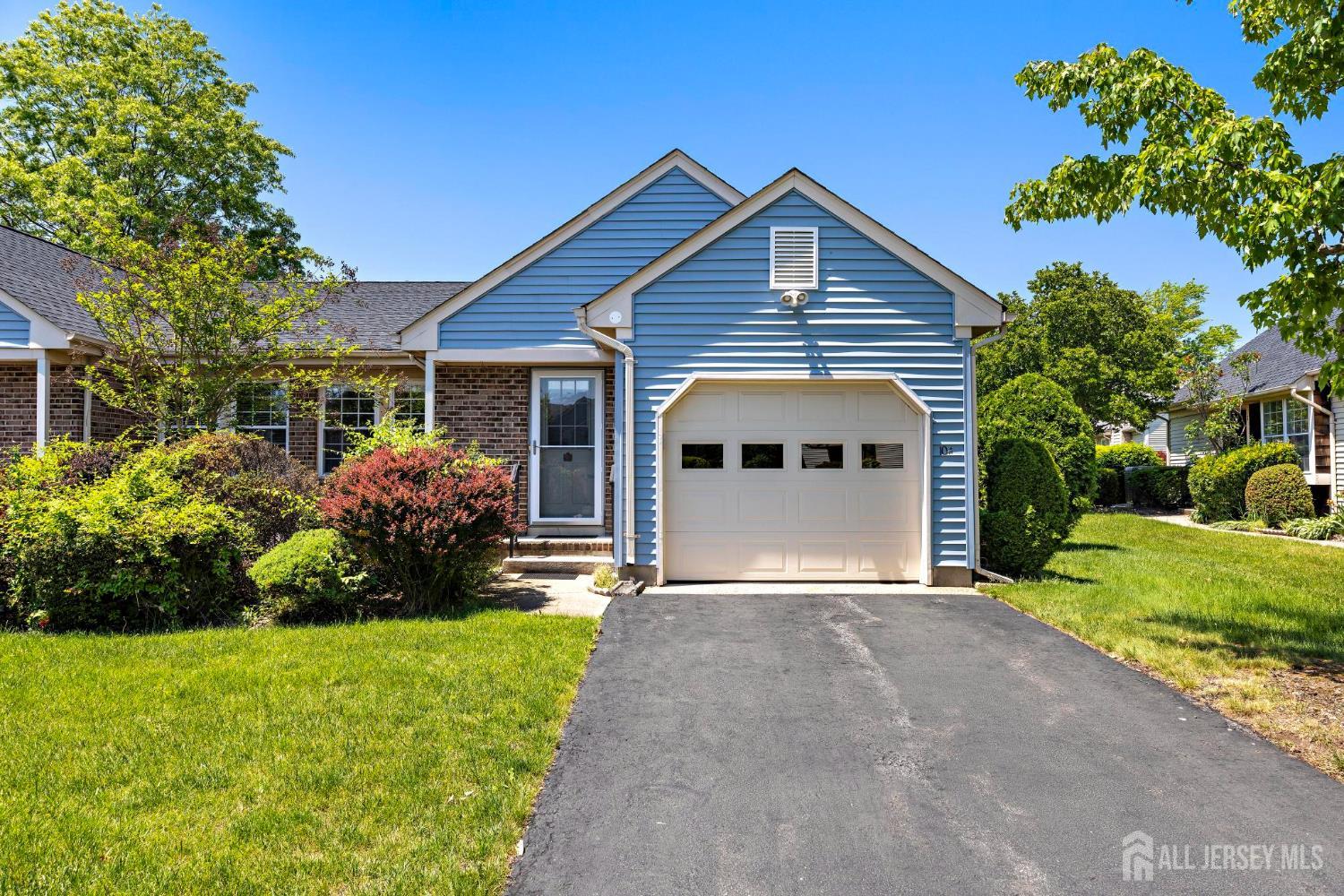 10 Alexander Hamilton Court Monroe NJ 08831