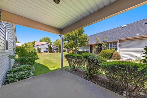 10 Alexander Hamilton Court Monroe NJ 08831