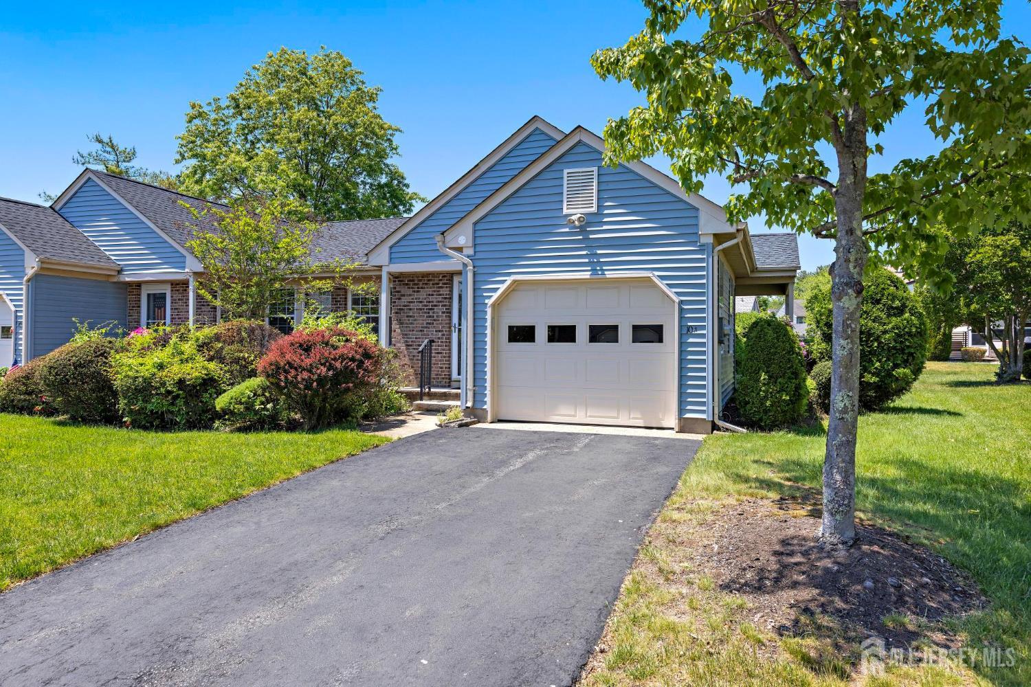 10 Alexander Hamilton Court Monroe NJ 08831