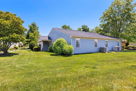 10 Alexander Hamilton Court Monroe NJ 08831