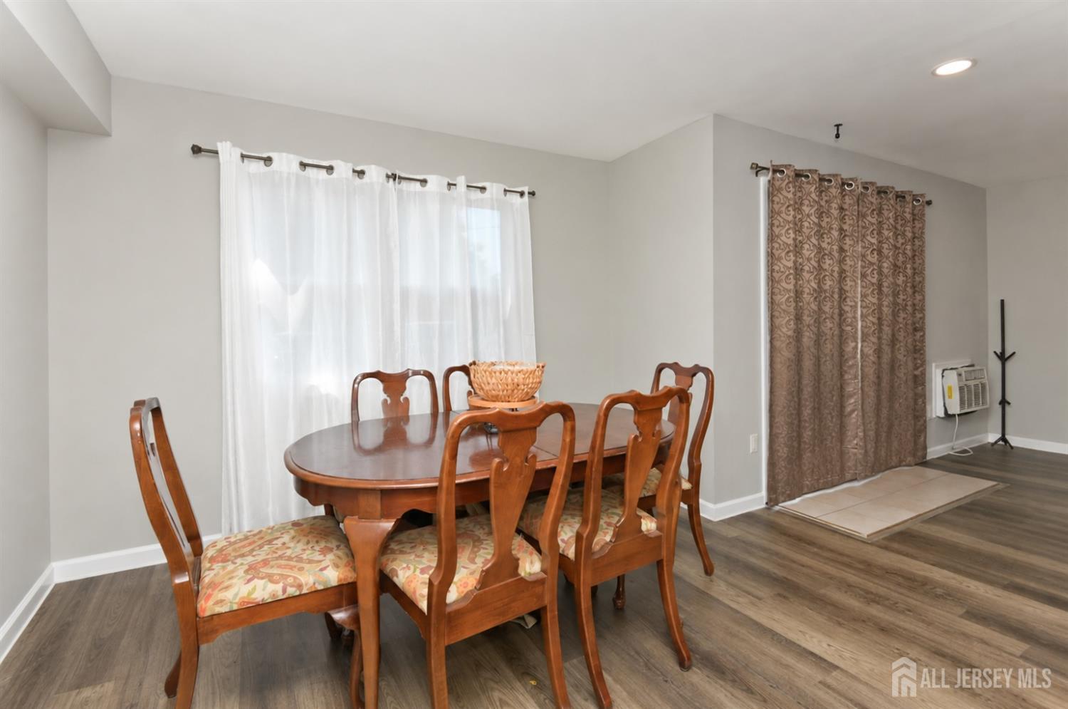 808 Eves Drive Hillsborough NJ 08844