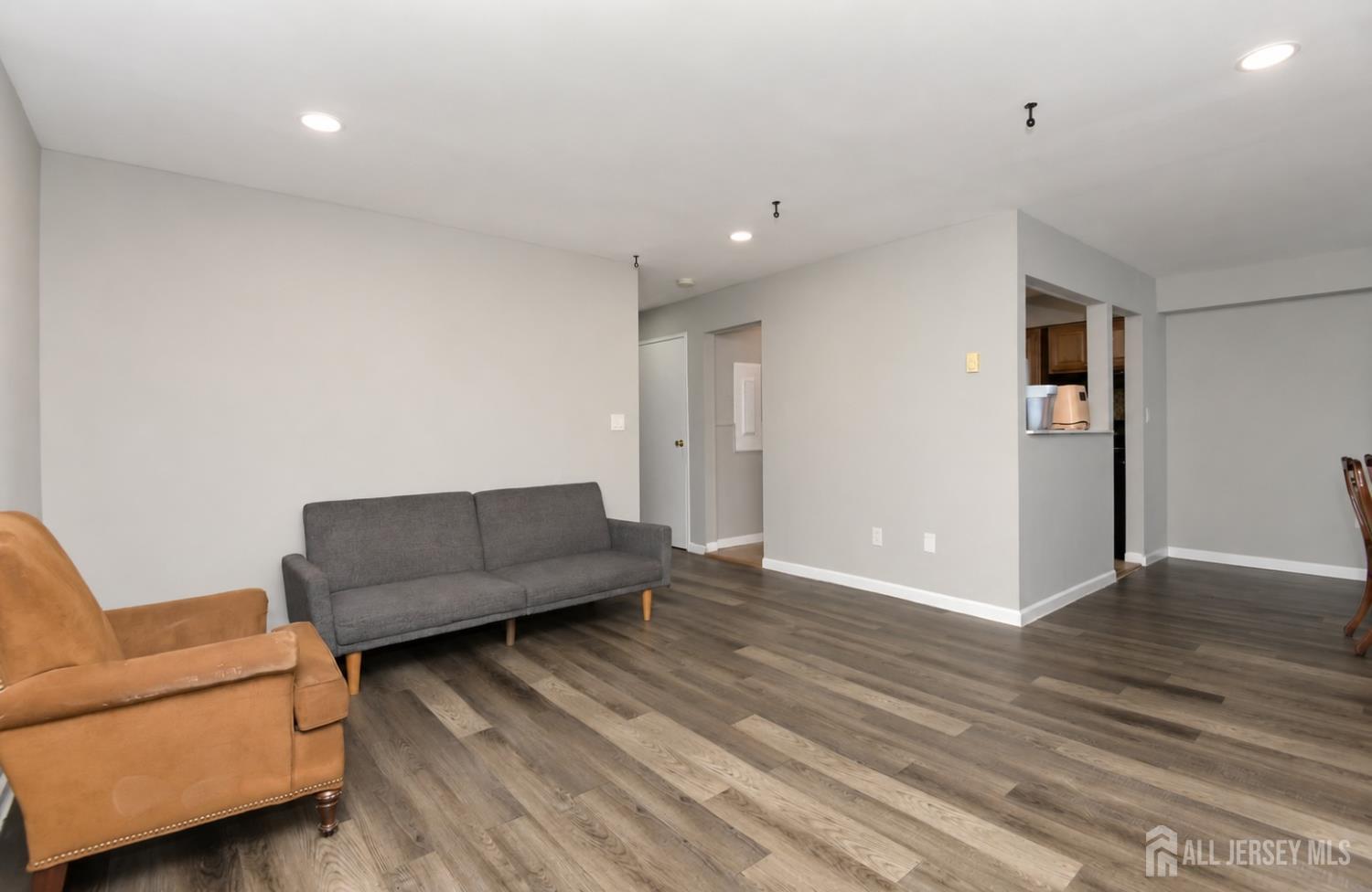 808 Eves Drive Hillsborough NJ 08844