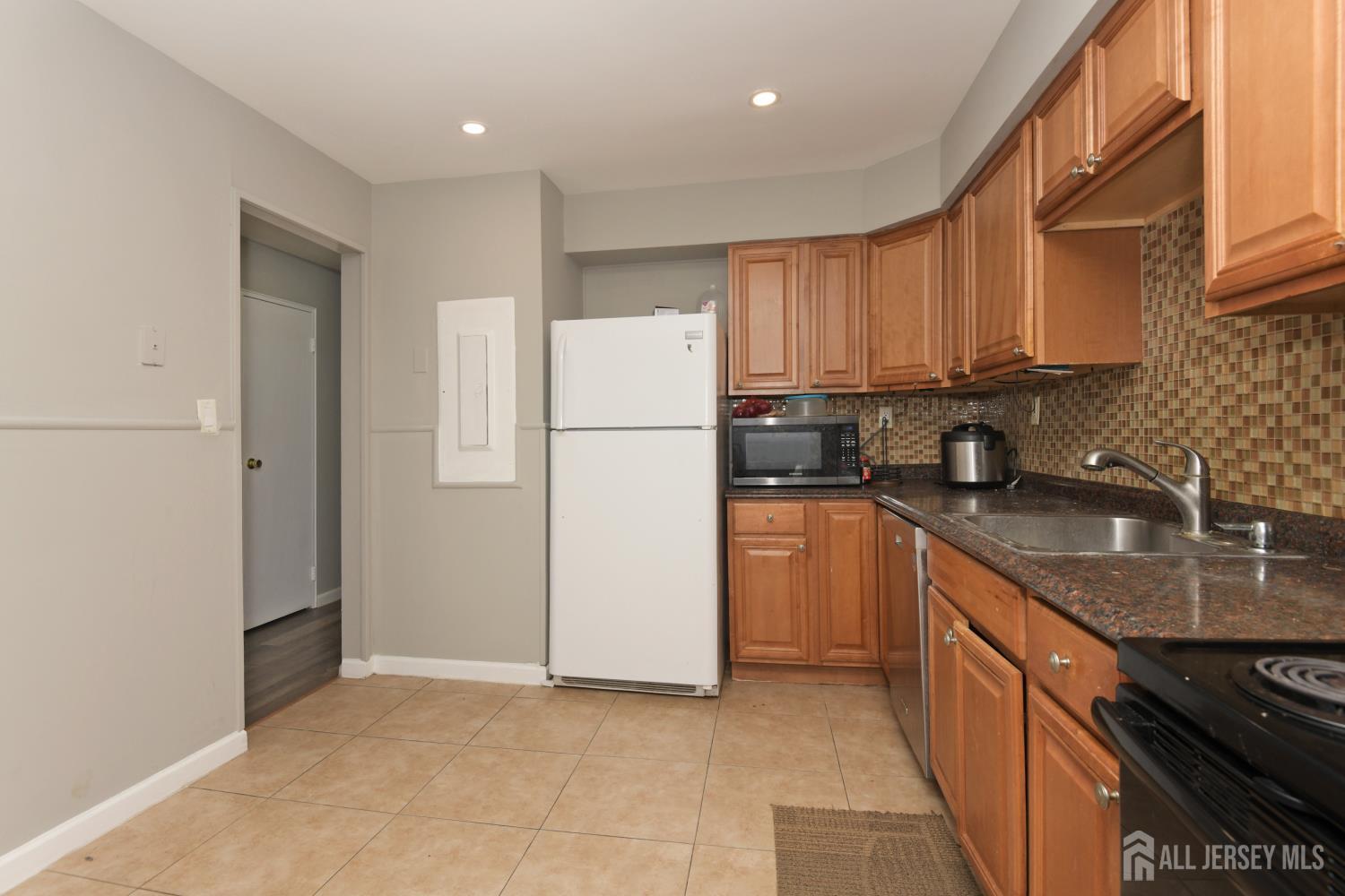808 Eves Drive Hillsborough NJ 08844