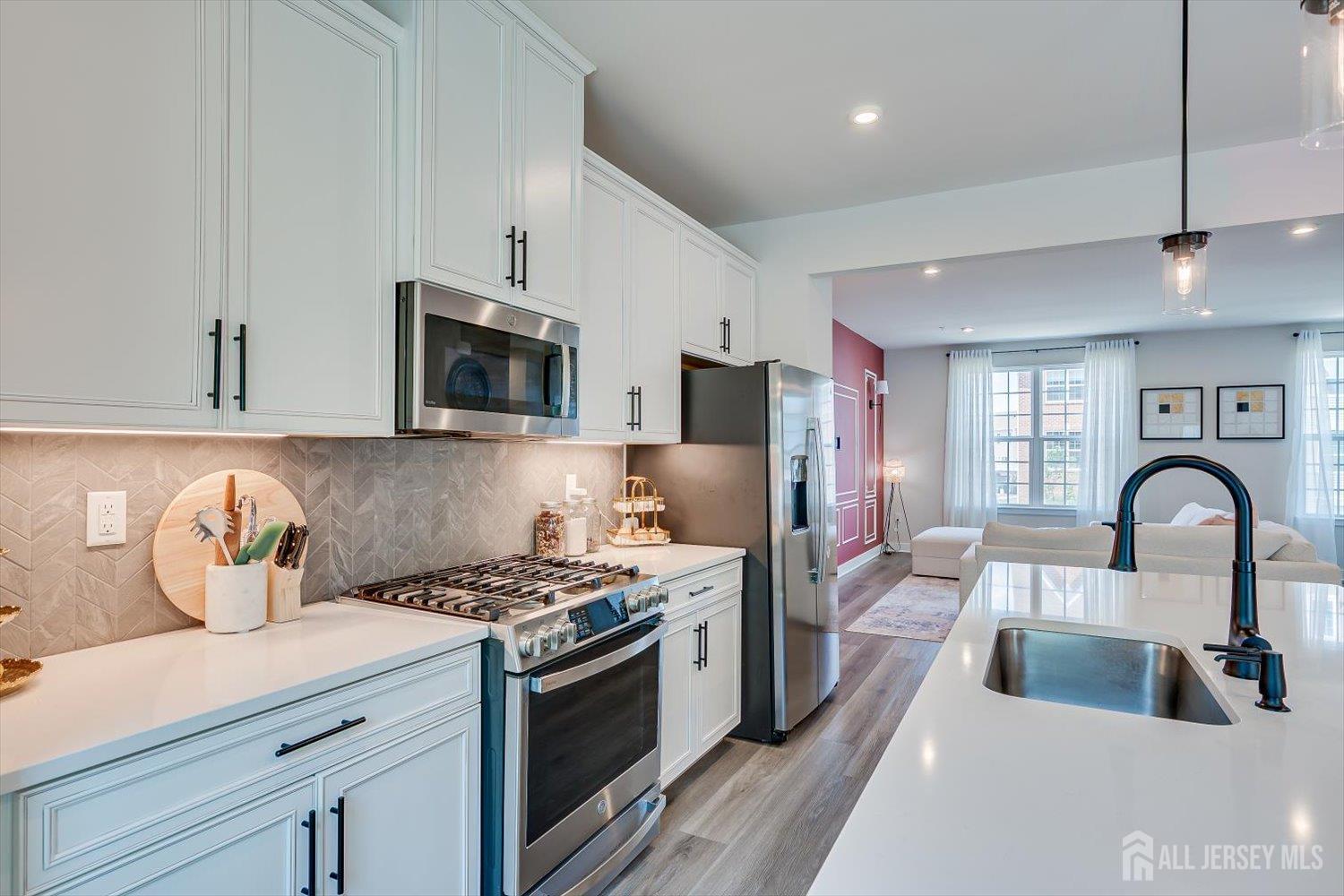 220 Anchor Way Aberdeen NJ 07721