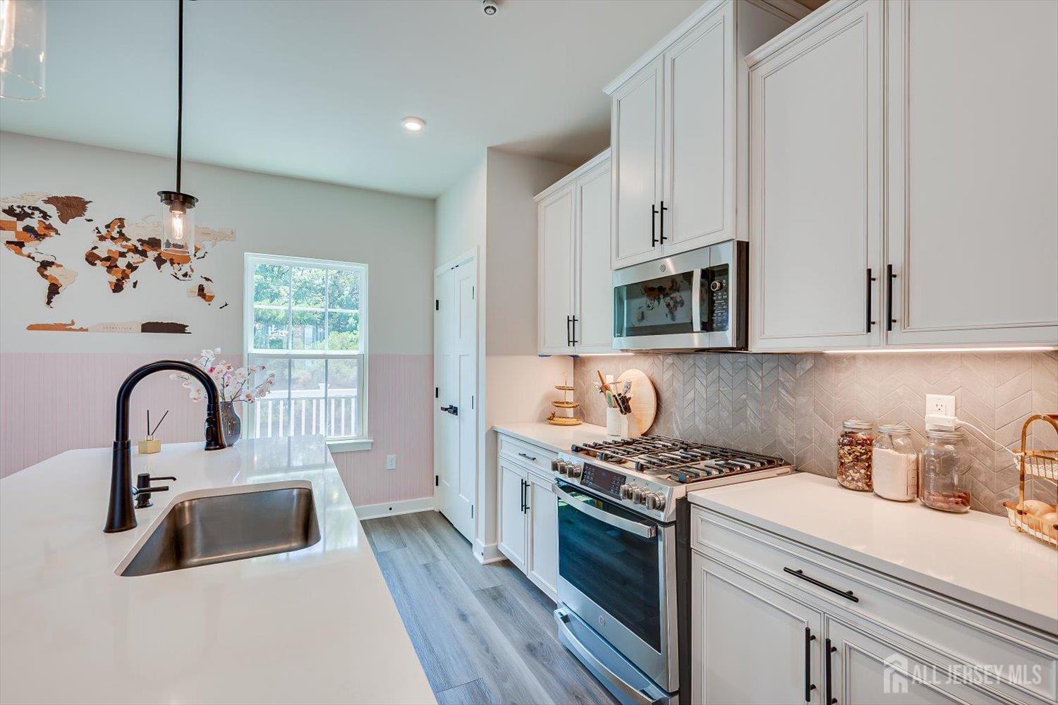 220 Anchor Way Aberdeen NJ 07721