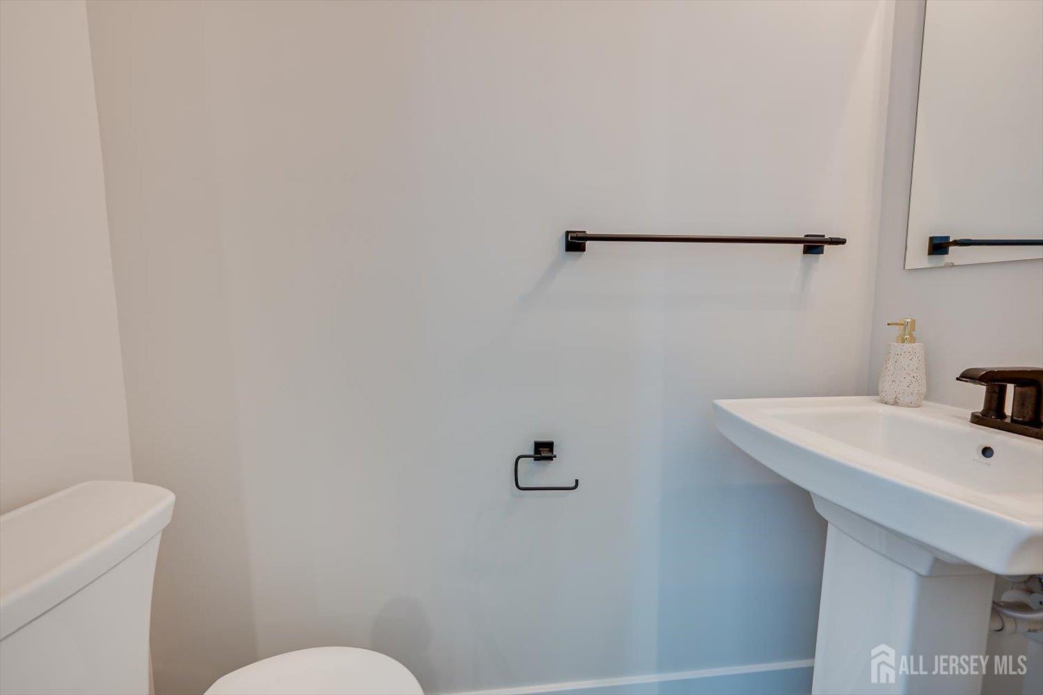 220 Anchor Way Aberdeen NJ 07721