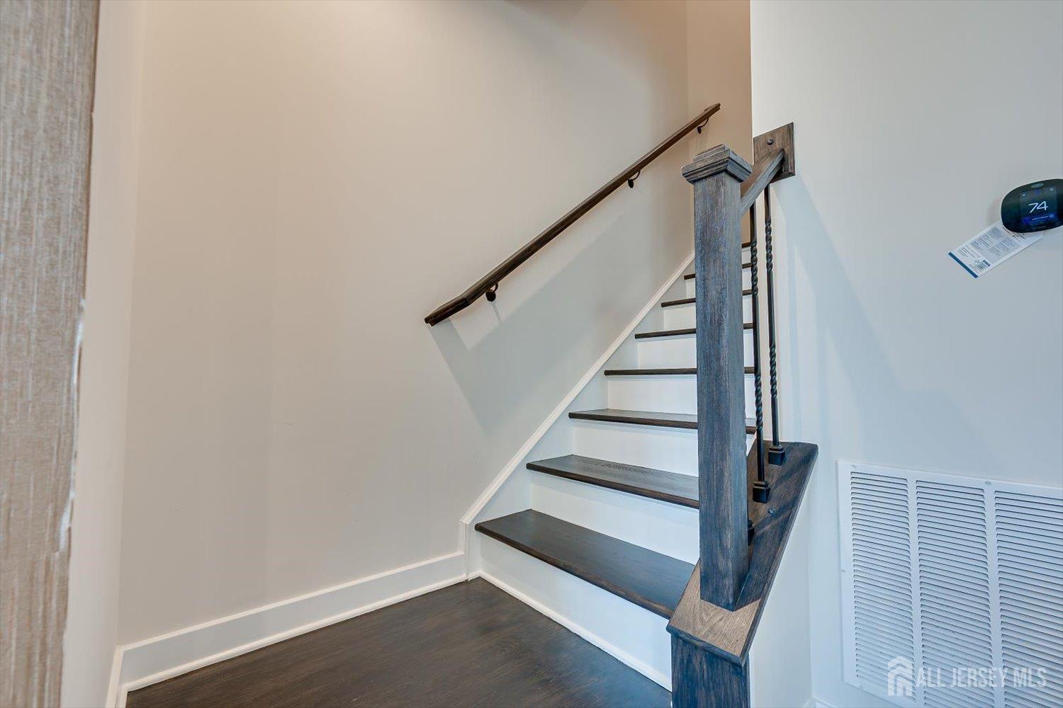 220 Anchor Way Aberdeen NJ 07721
