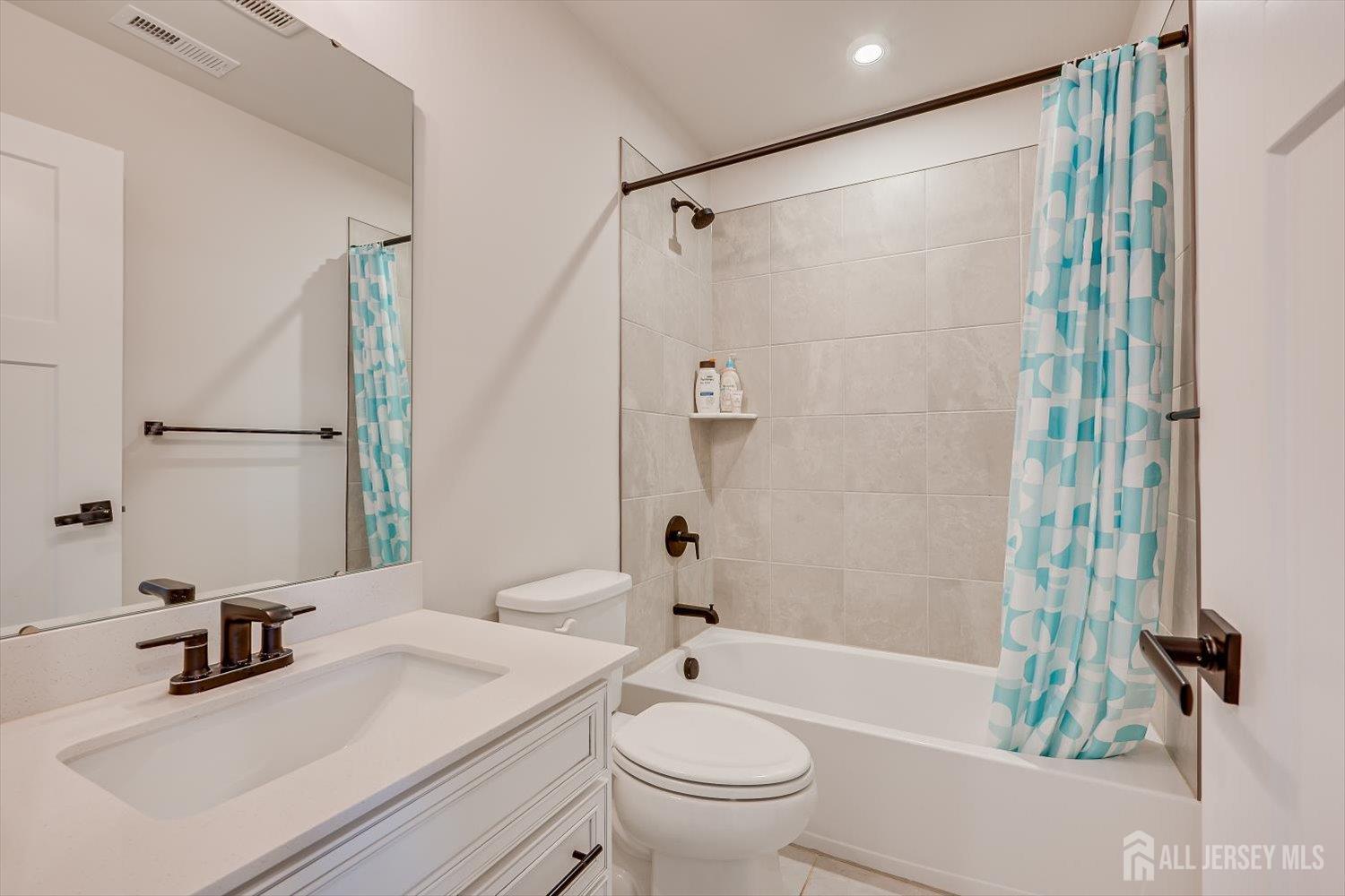220 Anchor Way Aberdeen NJ 07721