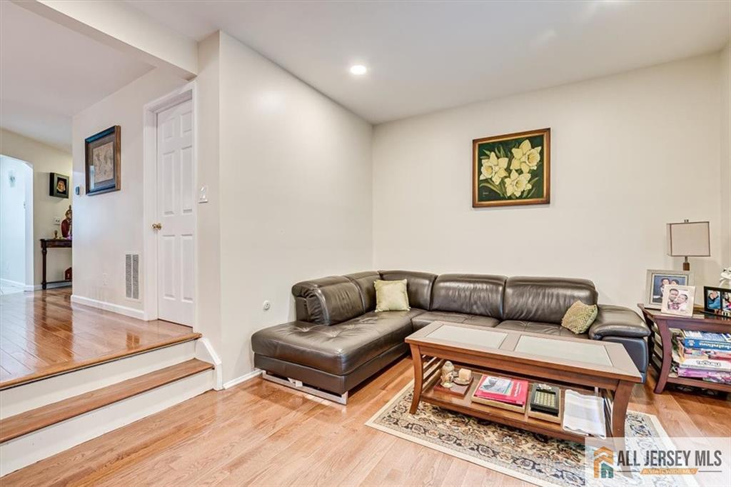 54 Davids Court South Brunswick NJ 08810