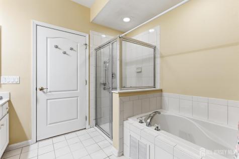 2103 Avery Court Franklin NJ 08873