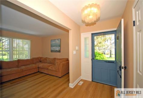5 Surrey Court Monroe NJ 08831