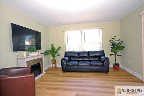 5 Surrey Court Monroe NJ 08831