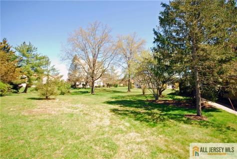 5 Surrey Court Monroe NJ 08831
