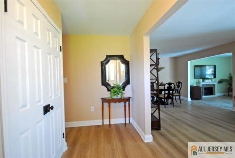 5 Surrey Court Monroe NJ 08831