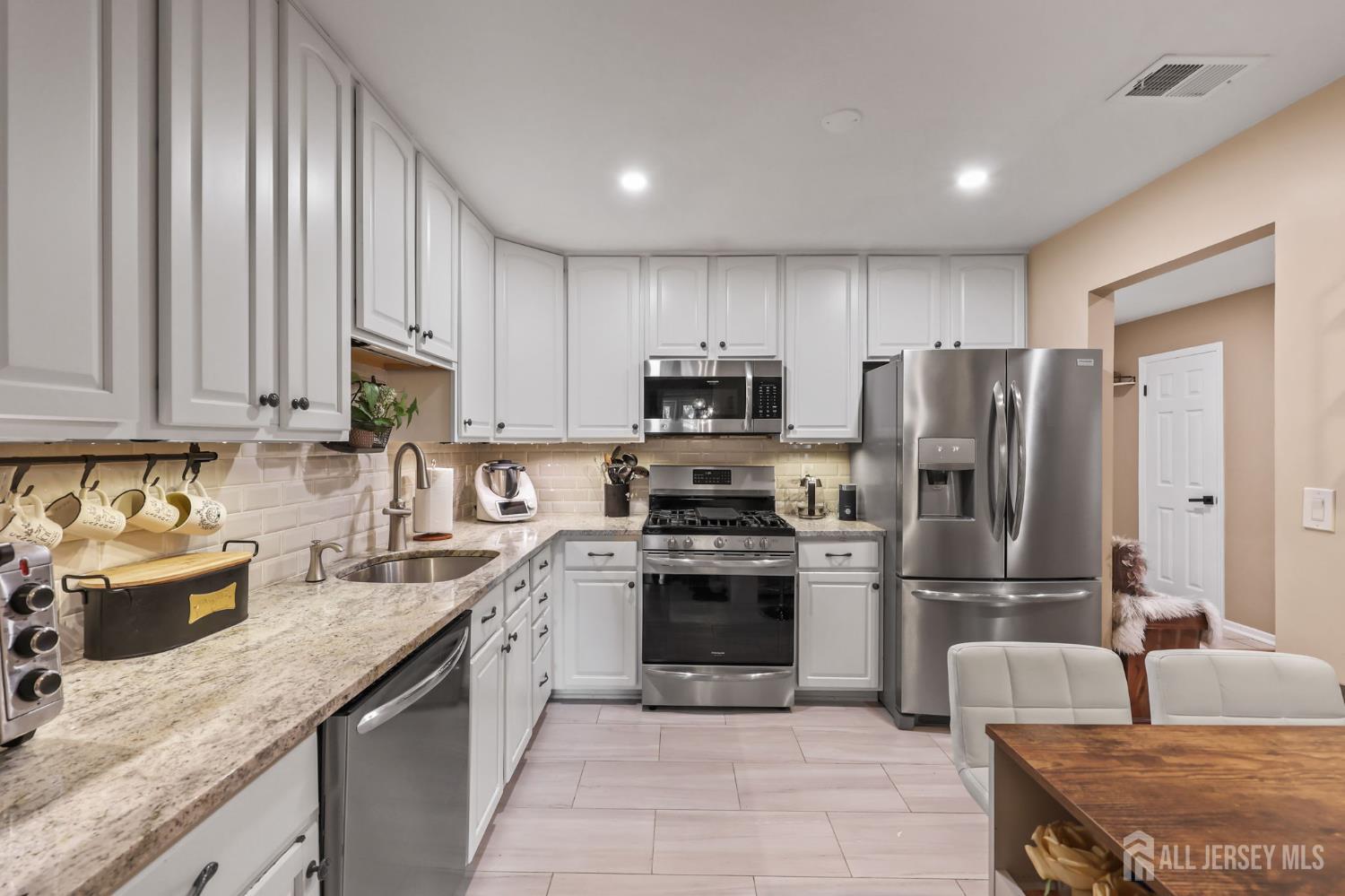 25 Sandpiper Drive Parlin NJ 08859