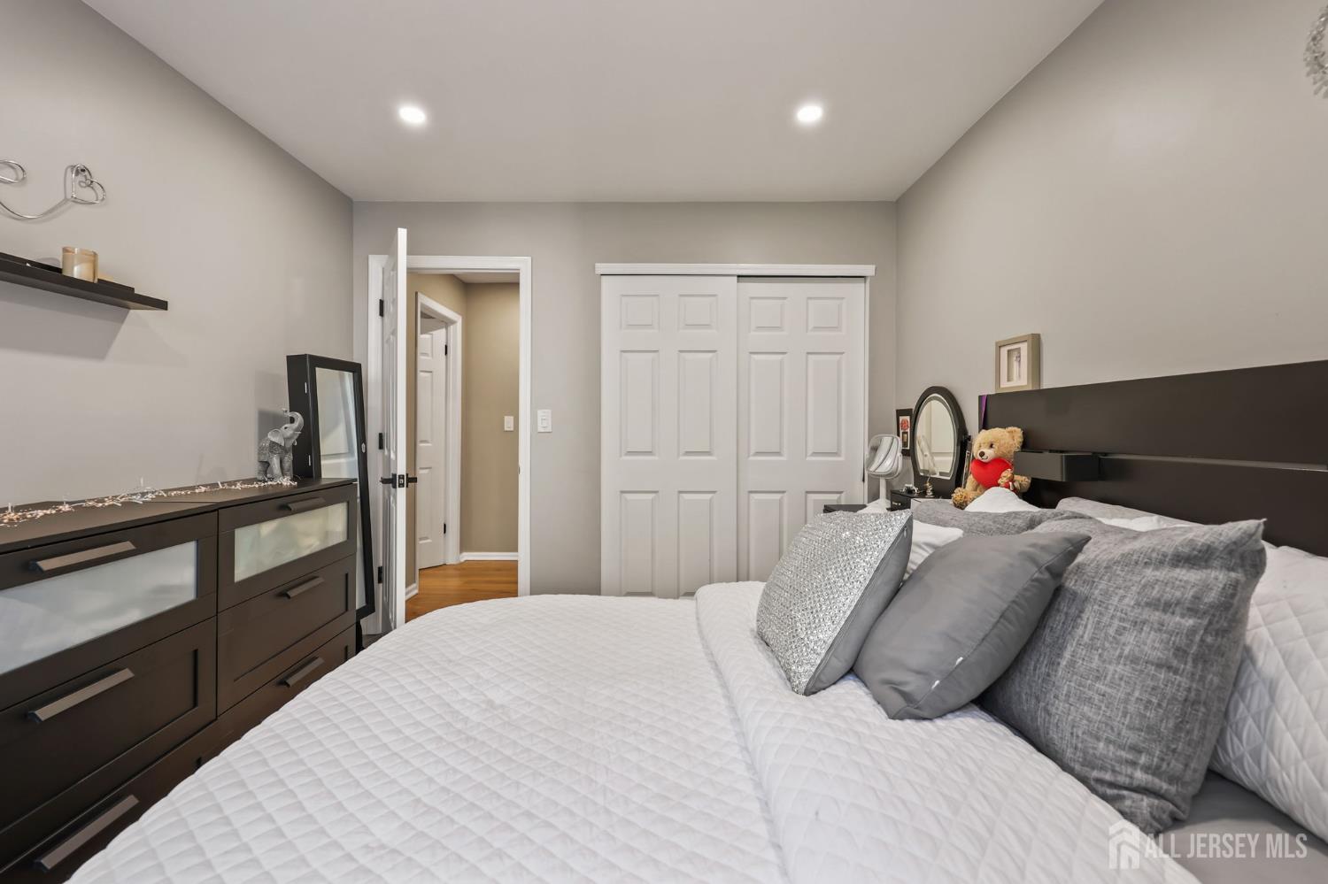 25 Sandpiper Drive Parlin NJ 08859