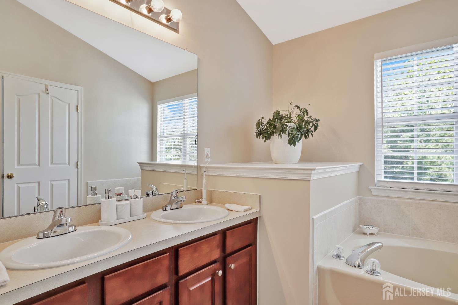 601 Yarrow Circle South Brunswick NJ 08810