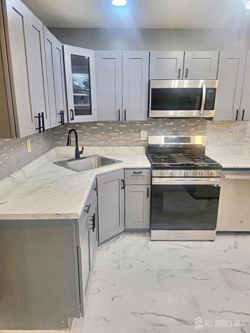274 College Drive Edison NJ 08817