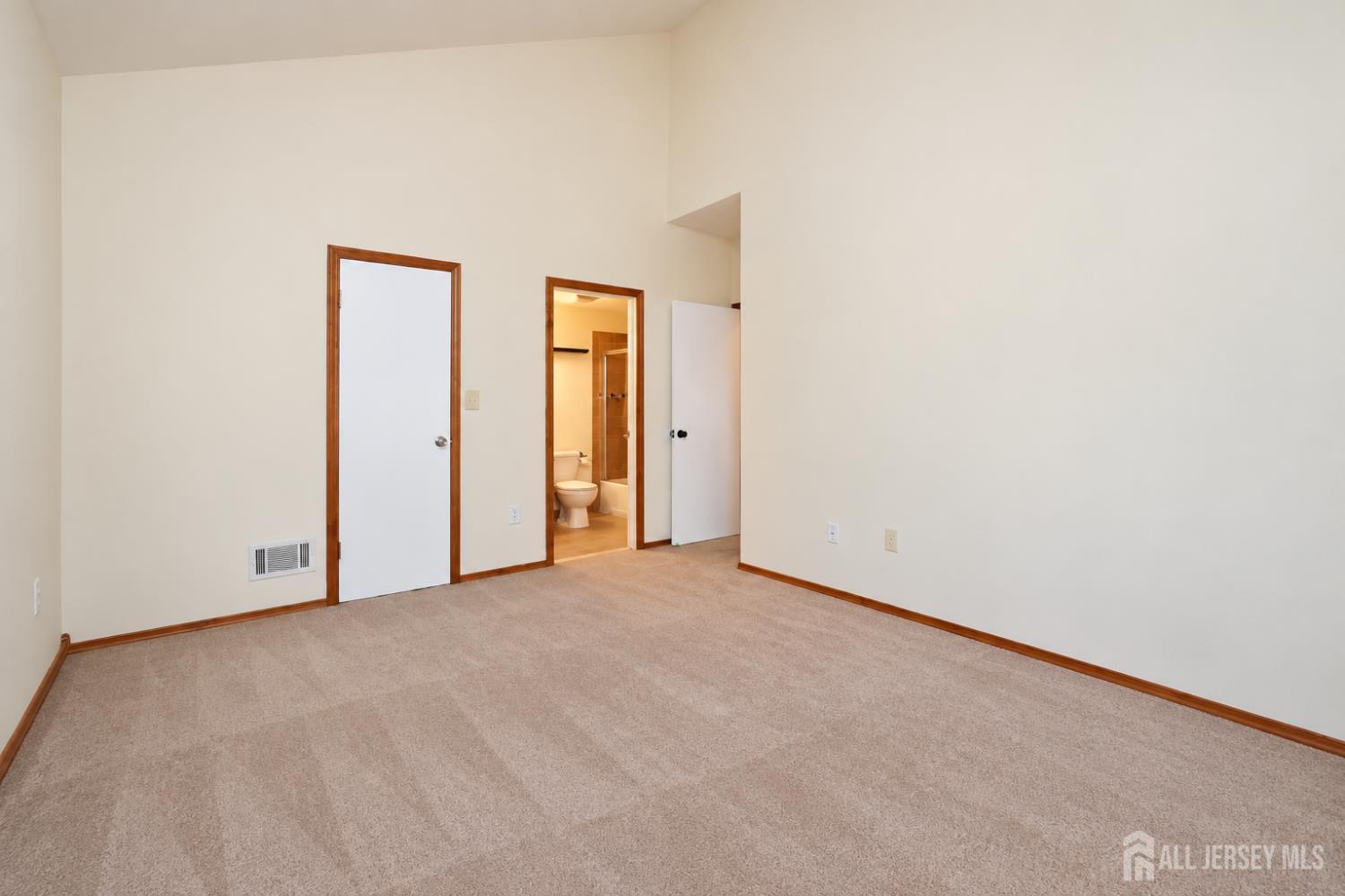 7381 Elm Court South Brunswick NJ 08852