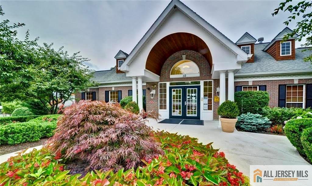 403 Somerset Court South Brunswick NJ 08540