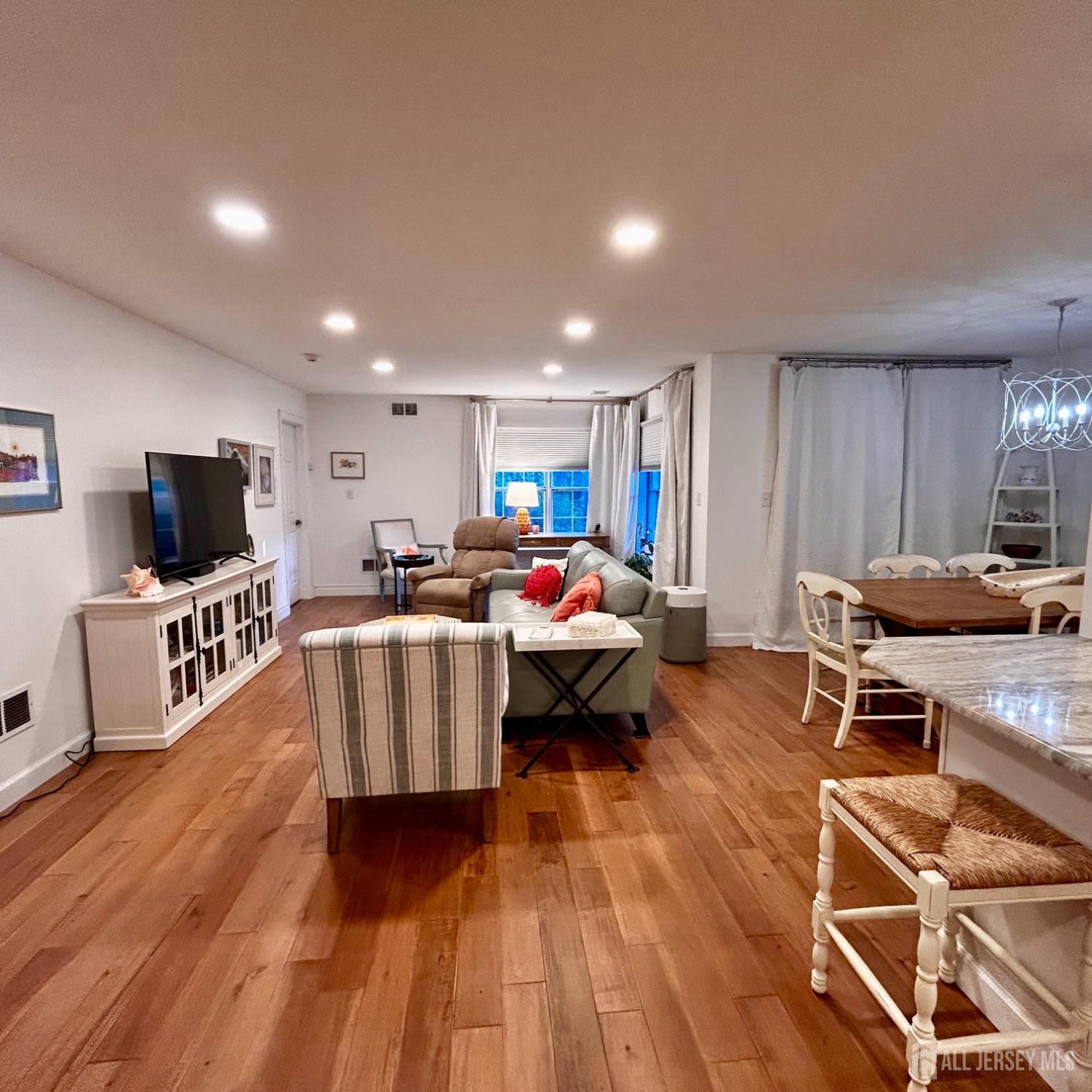 24 Edinburgh Drive Monroe NJ 08831