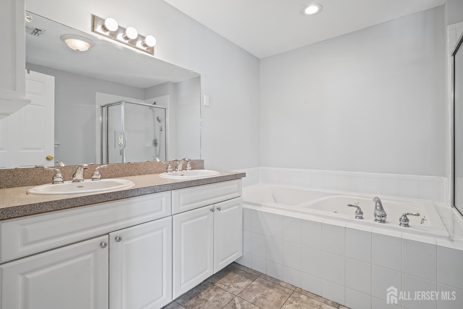 189 Sunshine Drive Piscataway NJ 08854