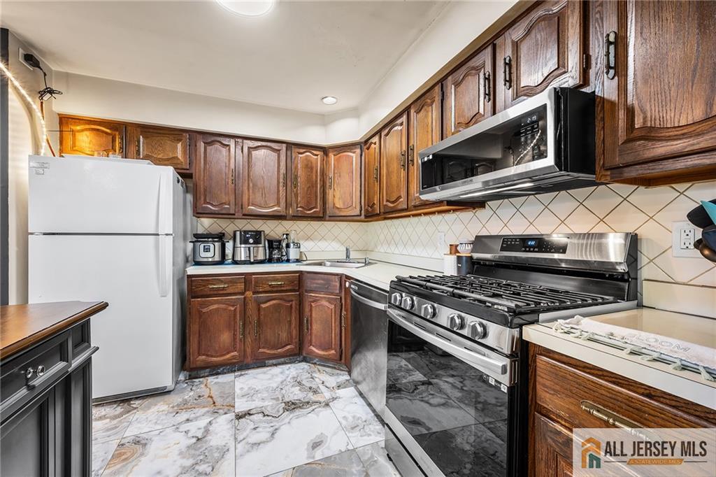 100 Dundee Court Aberdeen NJ 07747