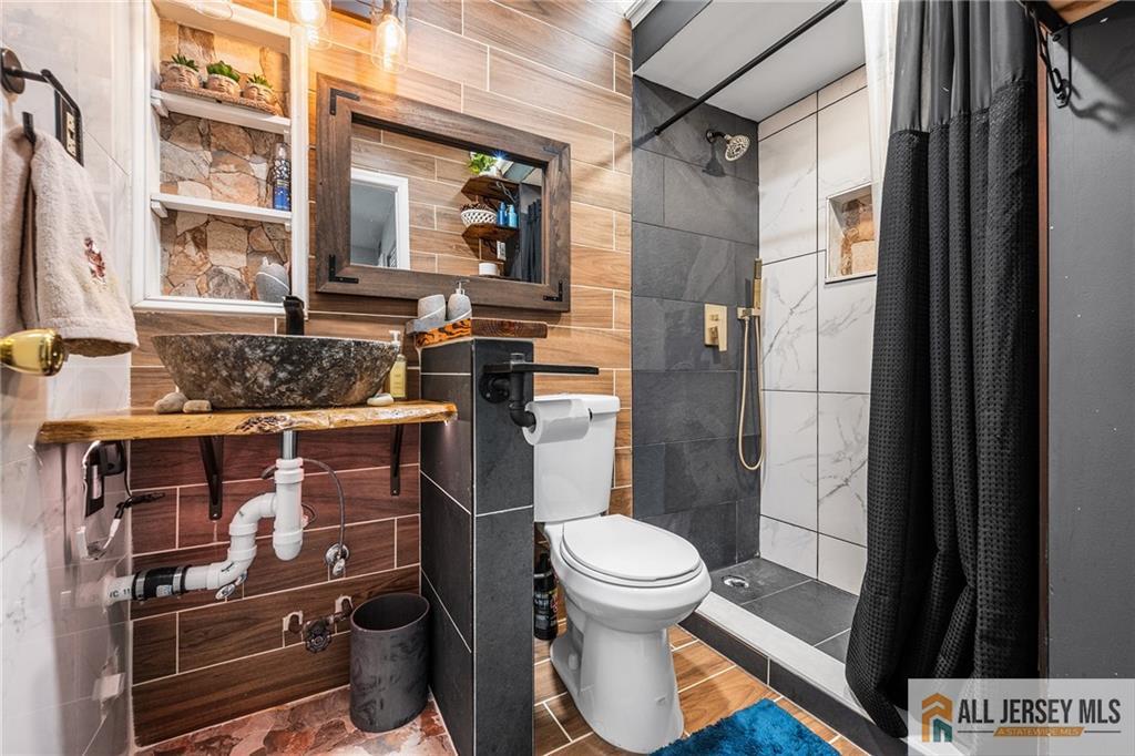 100 Dundee Court Aberdeen NJ 07747