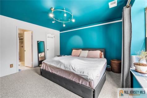 100 Dundee Court Aberdeen NJ 07747